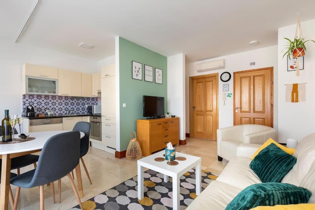 סלאטינה Seaesta Apartment Pool And Beach מראה חיצוני תמונה
